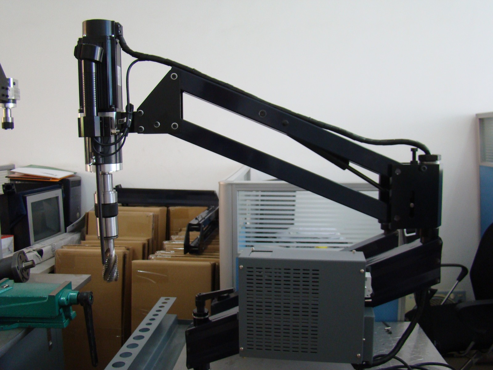 LFD904-33   (臂長1.2米)