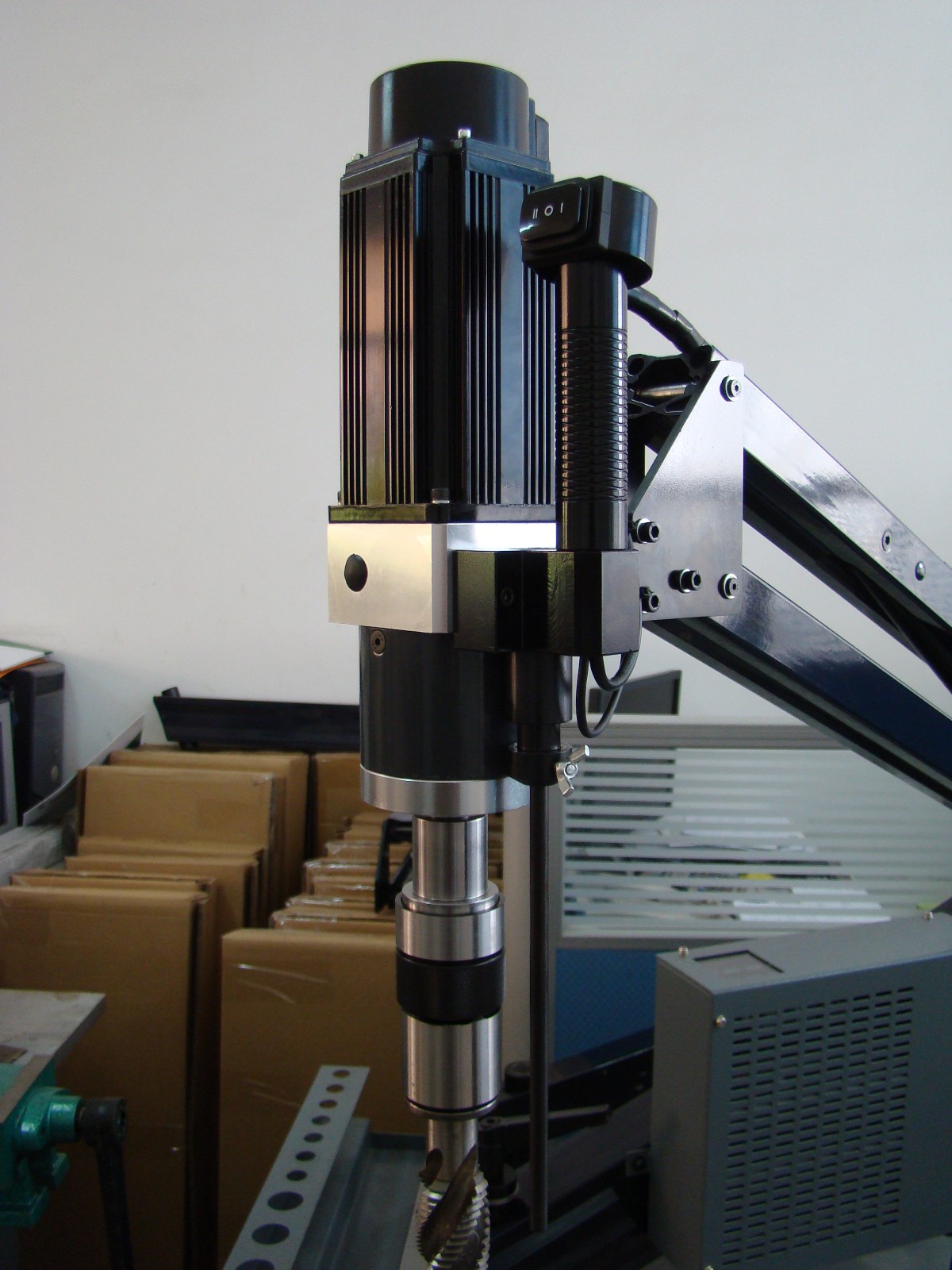 LFD904-16  (臂長1.1米)